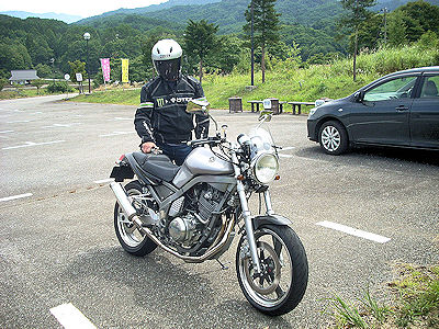 ���}�����