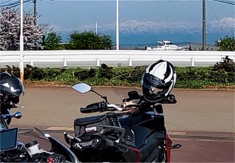 富山新港からの立山