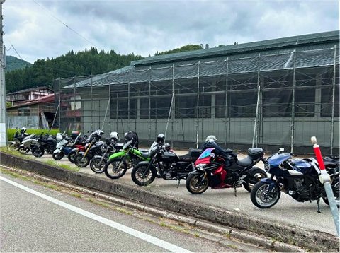 ゆうわ〜く駐車場